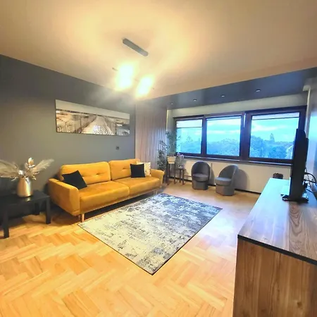 Renovated Wide In شقة كلابيدا